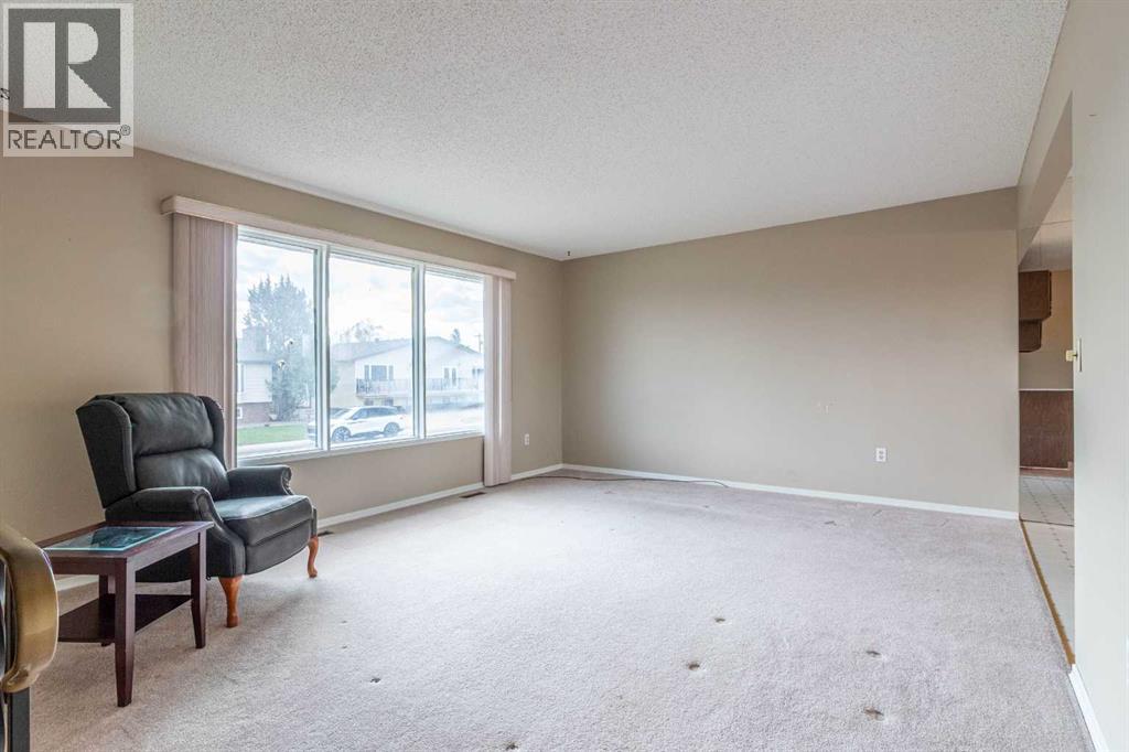998 17 Street Ne, Medicine Hat, Alberta  T1C 1M6 - Photo 5 - A2309506