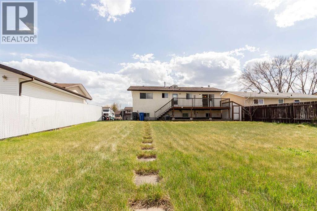 998 17 Street Ne, Medicine Hat, Alberta  T1C 1M6 - Photo 37 - A2309506