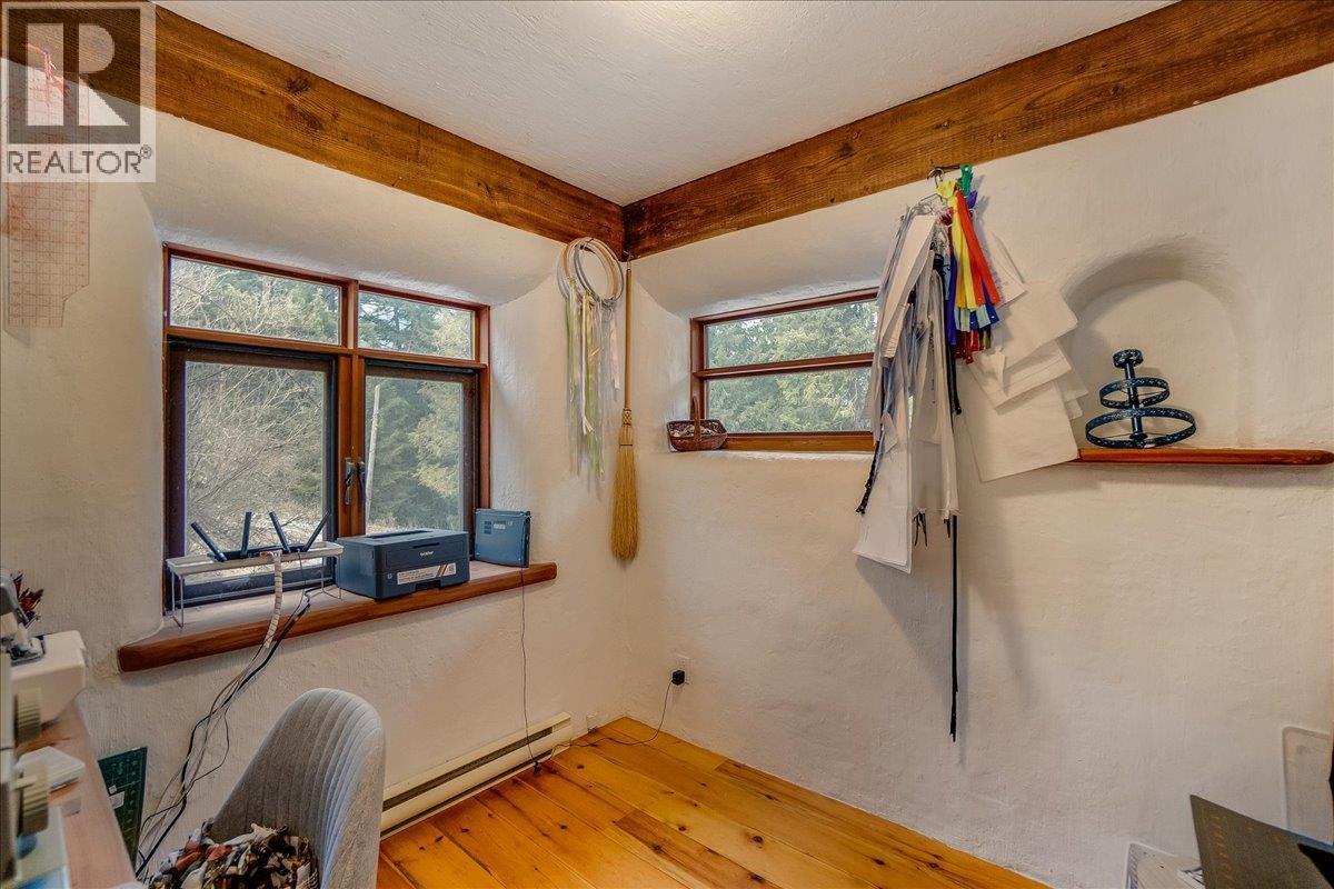 3918 Passmore Upper Road, Passmore, British Columbia  V0G 2J0 - Photo 5 - 10373029