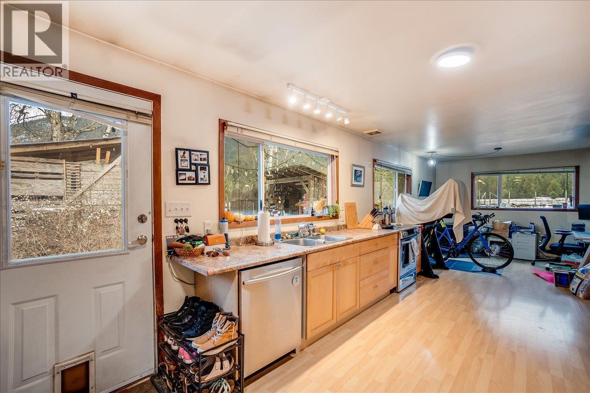 3918 Passmore Upper Road, Passmore, British Columbia  V0G 2J0 - Photo 52 - 10373029