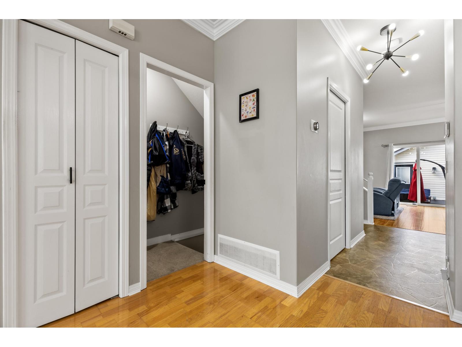 106 33751 7 Avenue, Mission, British Columbia  V2V 7C2 - Photo 6 - R3121944
