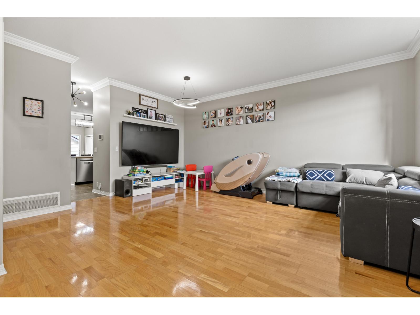 106 33751 7 Avenue, Mission, British Columbia  V2V 7C2 - Photo 3 - R3121944