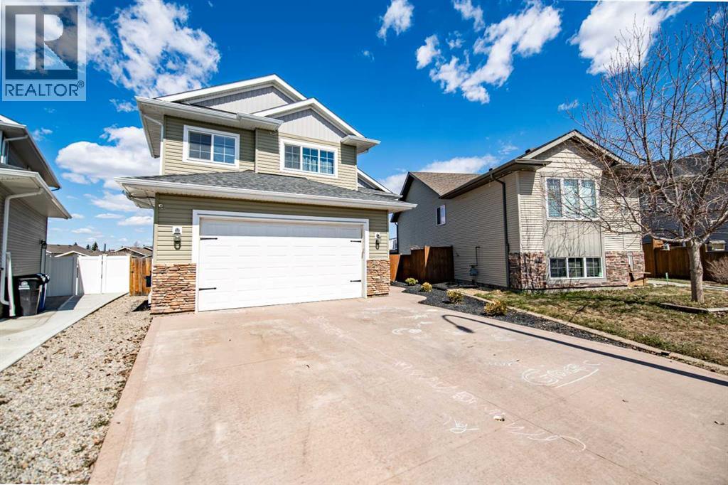 53 Portway Close, Blackfalds, Alberta  T4M 0G7 - Photo 2 - A2306440