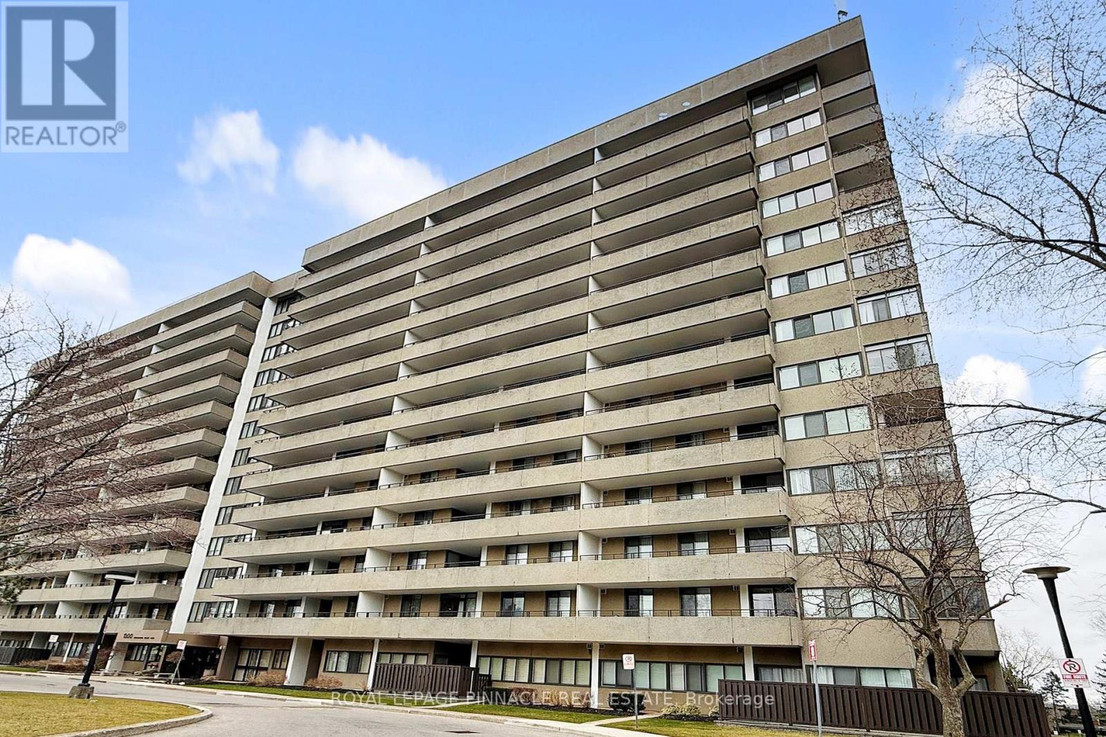 202 - 1300 Mississauga Valley Boulevard, Mississauga, Ontario  L5A 3S9 - Photo 1 - W12959232