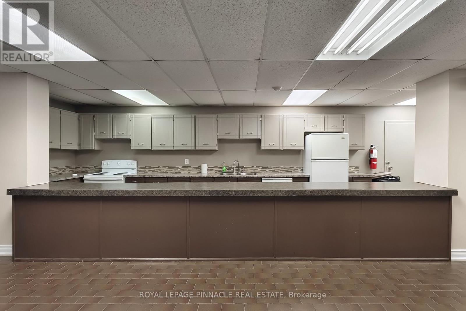 202 - 1300 Mississauga Valley Boulevard, Mississauga, Ontario  L5A 3S9 - Photo 43 - W12959232