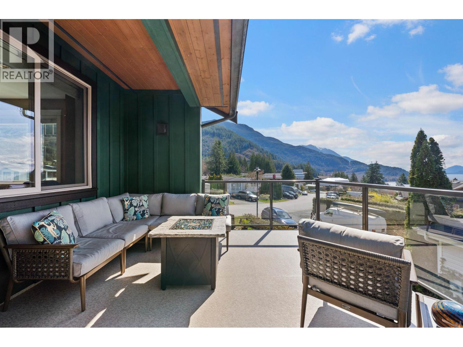 746 Upper Crescent, Squamish, British Columbia  V8B 1J2 - Photo 10 - R3122490