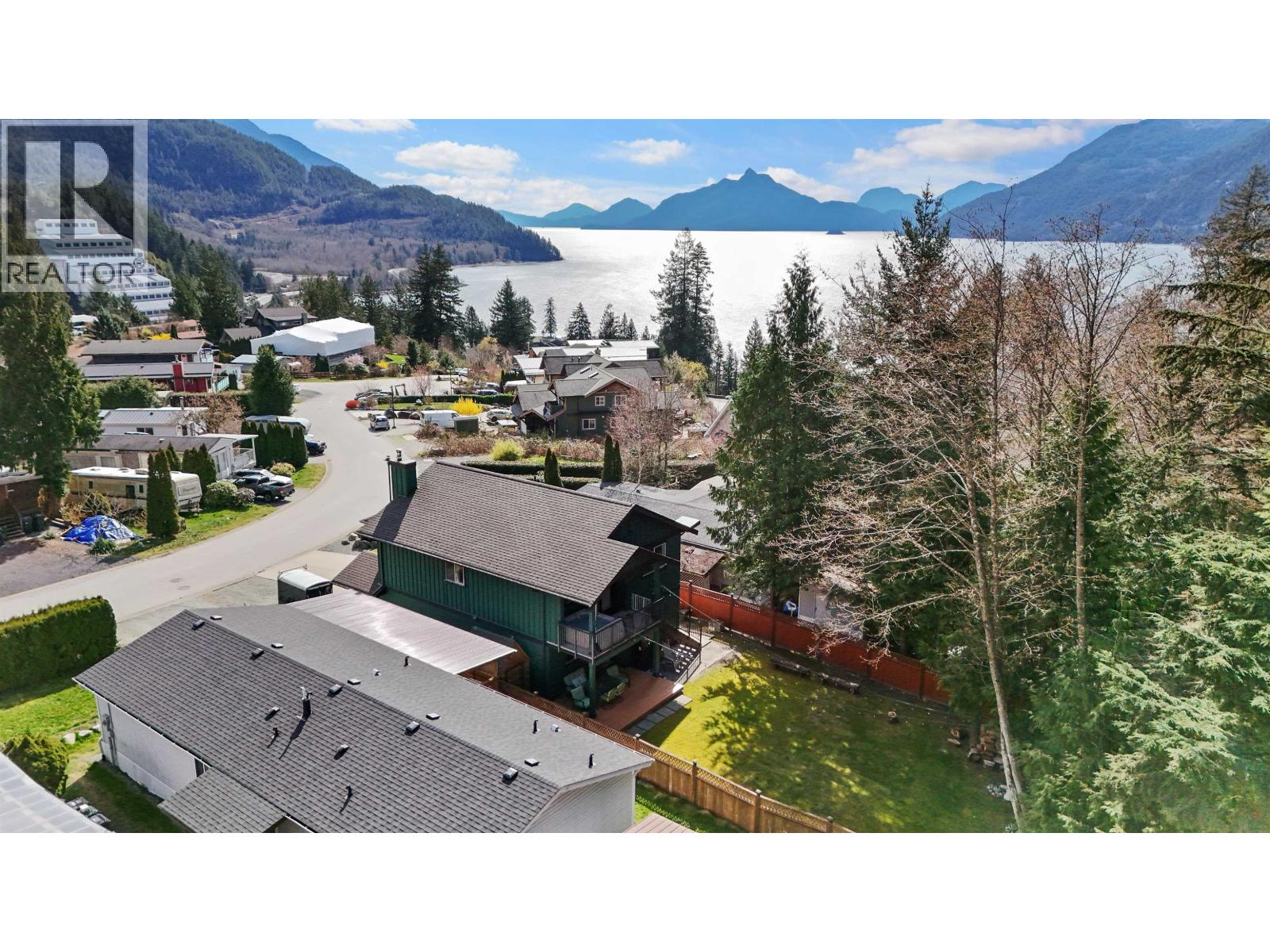 746 Upper Crescent, Squamish, British Columbia  V8B 1J2 - Photo 38 - R3122490