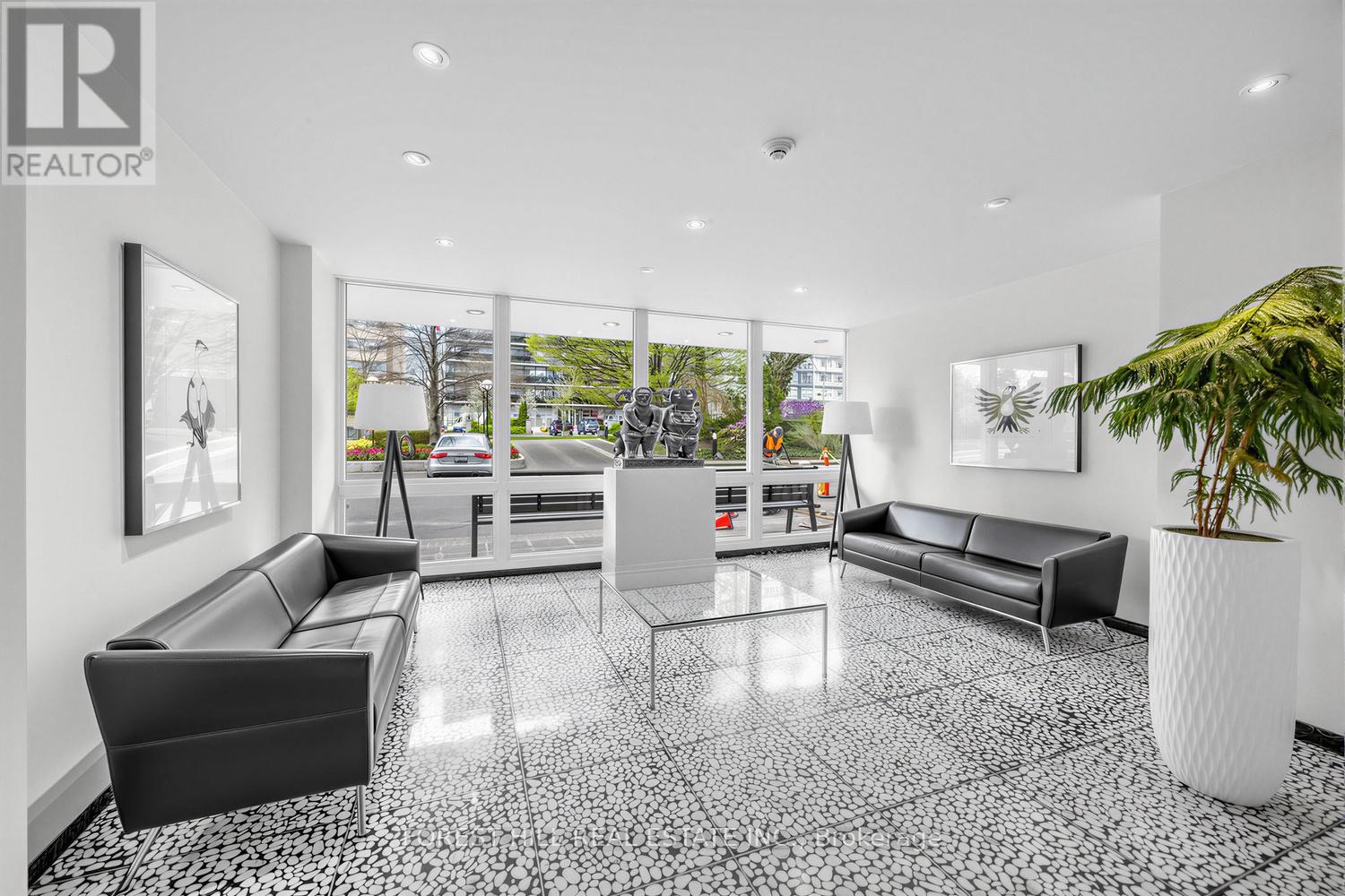 803-4 - 561 Avenue Road, Toronto, Ontario  M4V 2J8 - Photo 2 - C13116484