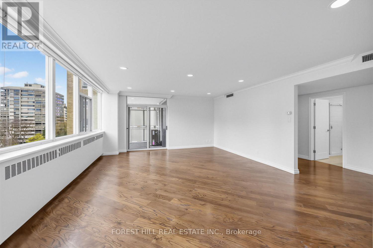 803-4 - 561 Avenue Road, Toronto, Ontario  M4V 2J8 - Photo 5 - C13116484