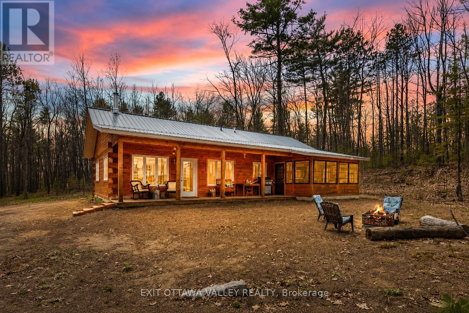 8 Hamish Trail, Whitewater Region, Ontario  K0J 2L0 - Photo 1 - X13112870