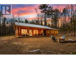 8 HAMISH TRAIL, Whitewater Region, Ontario