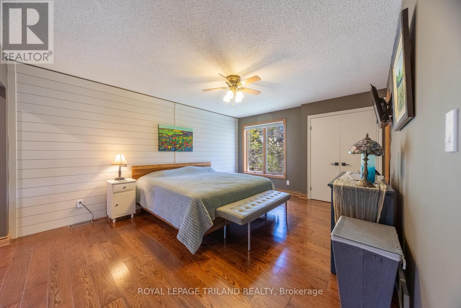 10441 Pinetree Drive, Lambton Shores, Ontario  N0M 1T0 - Photo 26 - X13105788