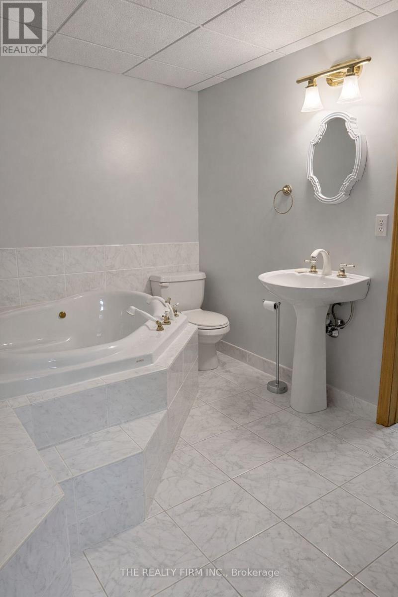 6 - 93 Pine Valley Gate, London South, Ontario  N6H 1L7 - Photo 21 - X12968288