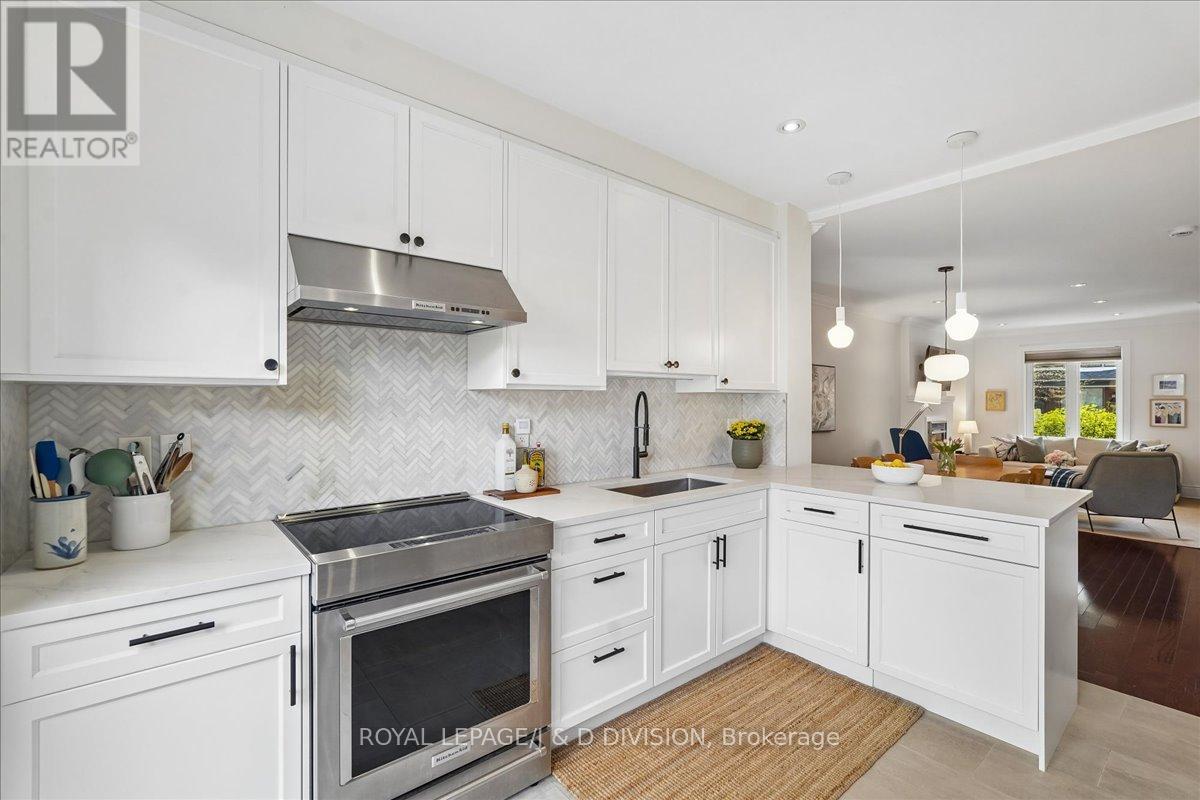 113 Langford Avenue, Toronto, Ontario  M4J 3E5 - Photo 13 - E13116374