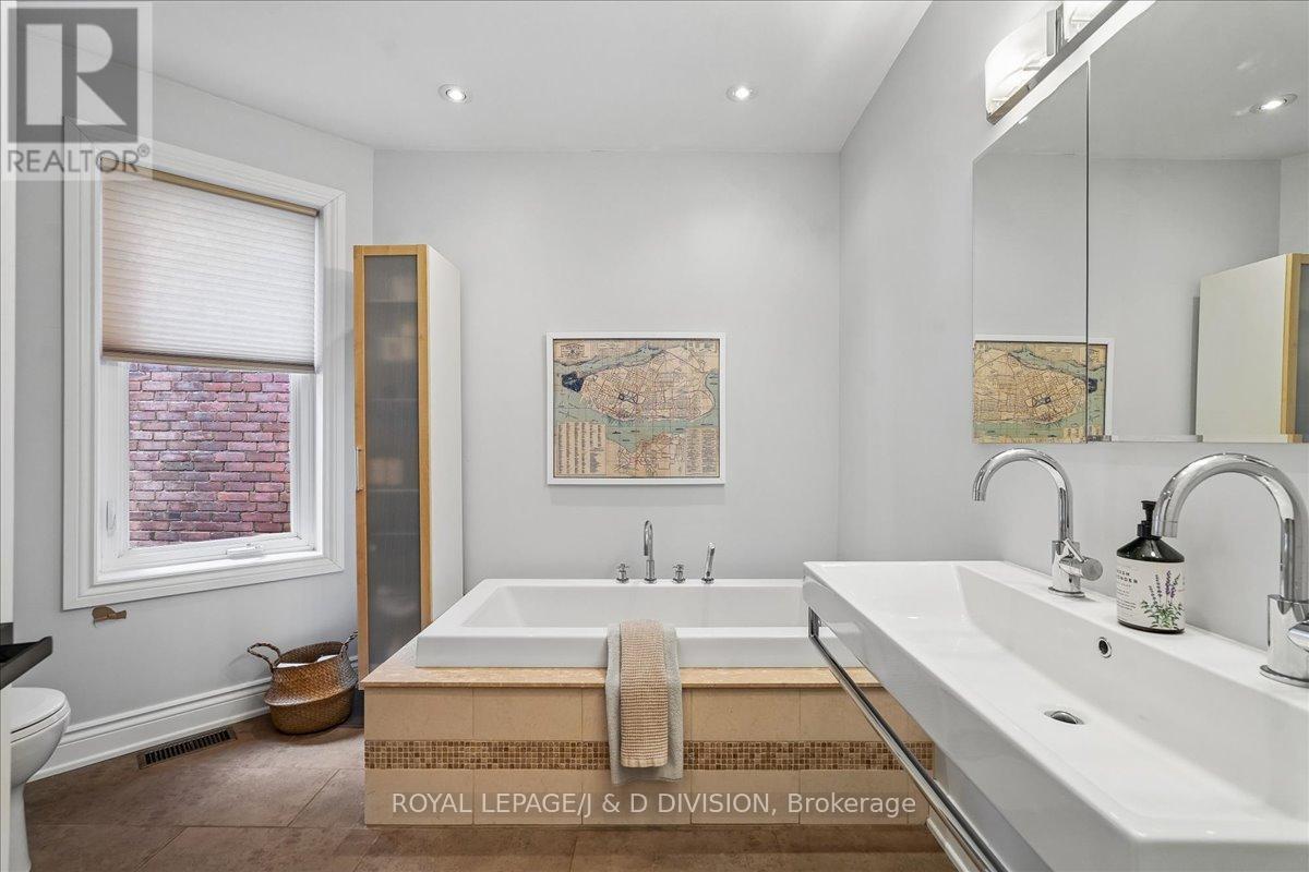 113 Langford Avenue, Toronto, Ontario  M4J 3E5 - Photo 17 - E13116374