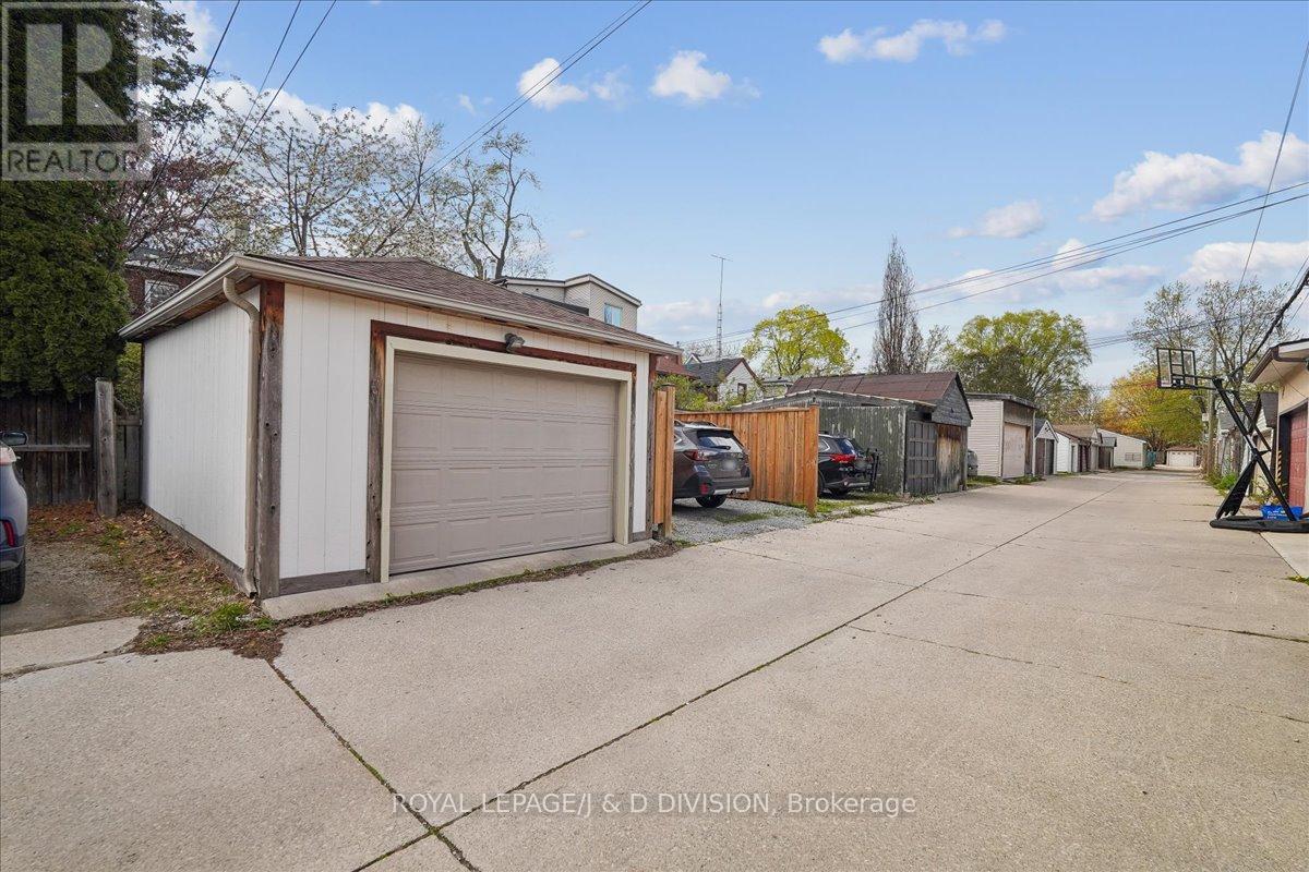 113 Langford Avenue, Toronto, Ontario  M4J 3E5 - Photo 32 - E13116374
