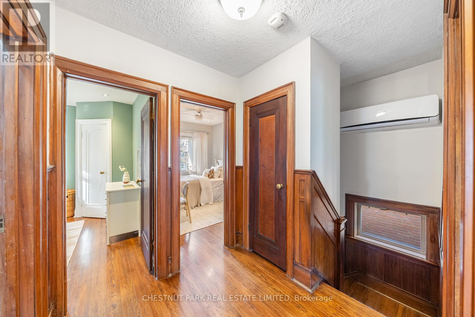 17 Glen Stewart Avenue, Toronto, Ontario  M4E 1P6 - Photo 19 - E13116556