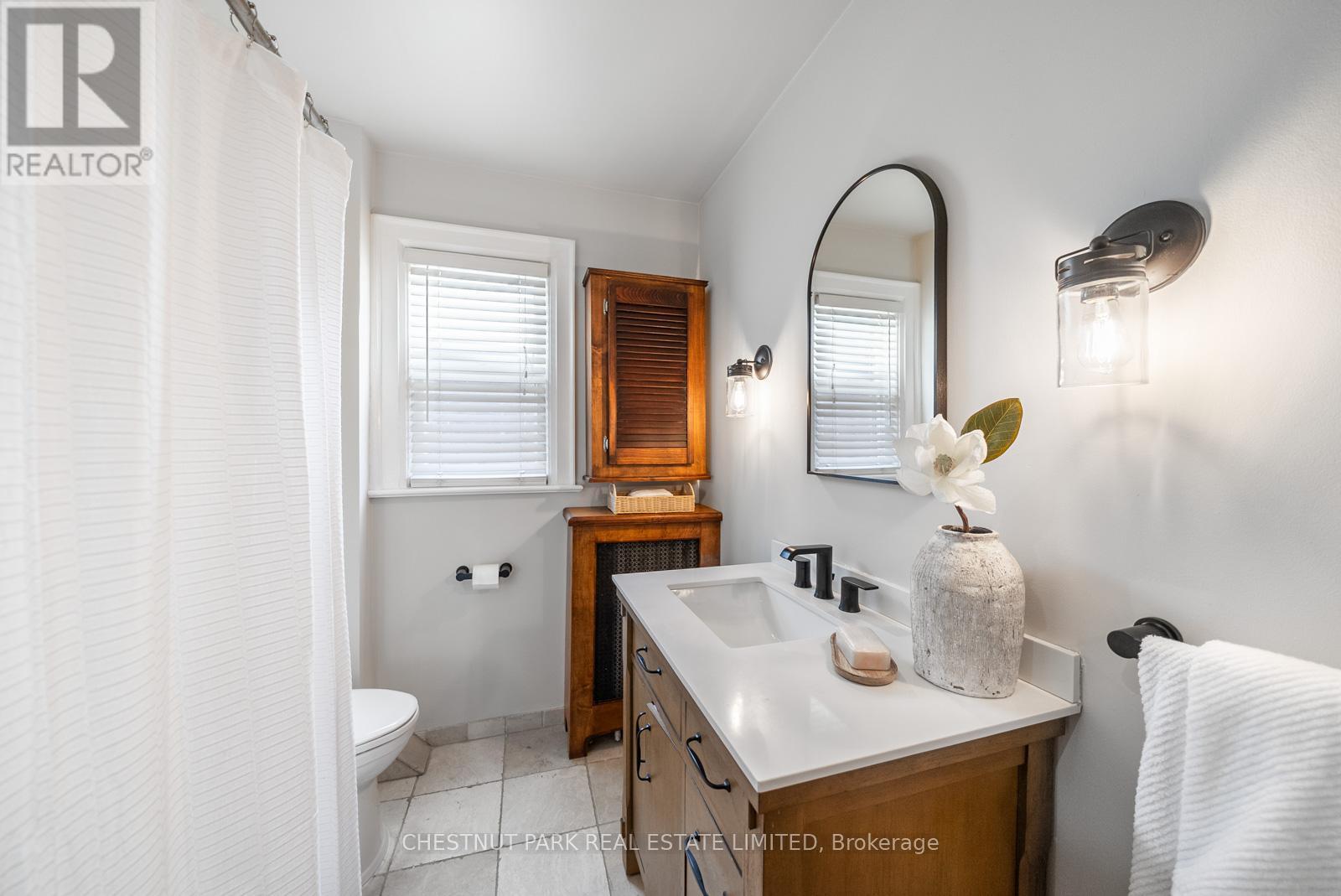 17 Glen Stewart Avenue, Toronto, Ontario  M4E 1P6 - Photo 26 - E13116556