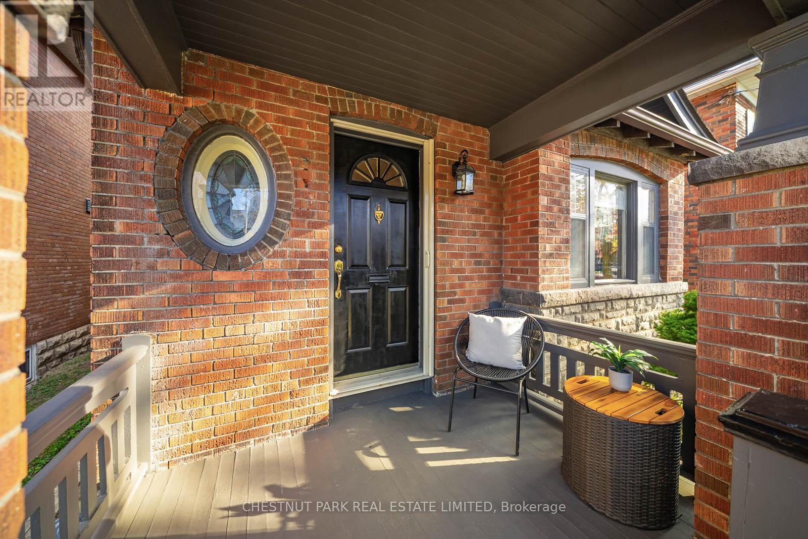 17 Glen Stewart Avenue, Toronto, Ontario  M4E 1P6 - Photo 3 - E13116556