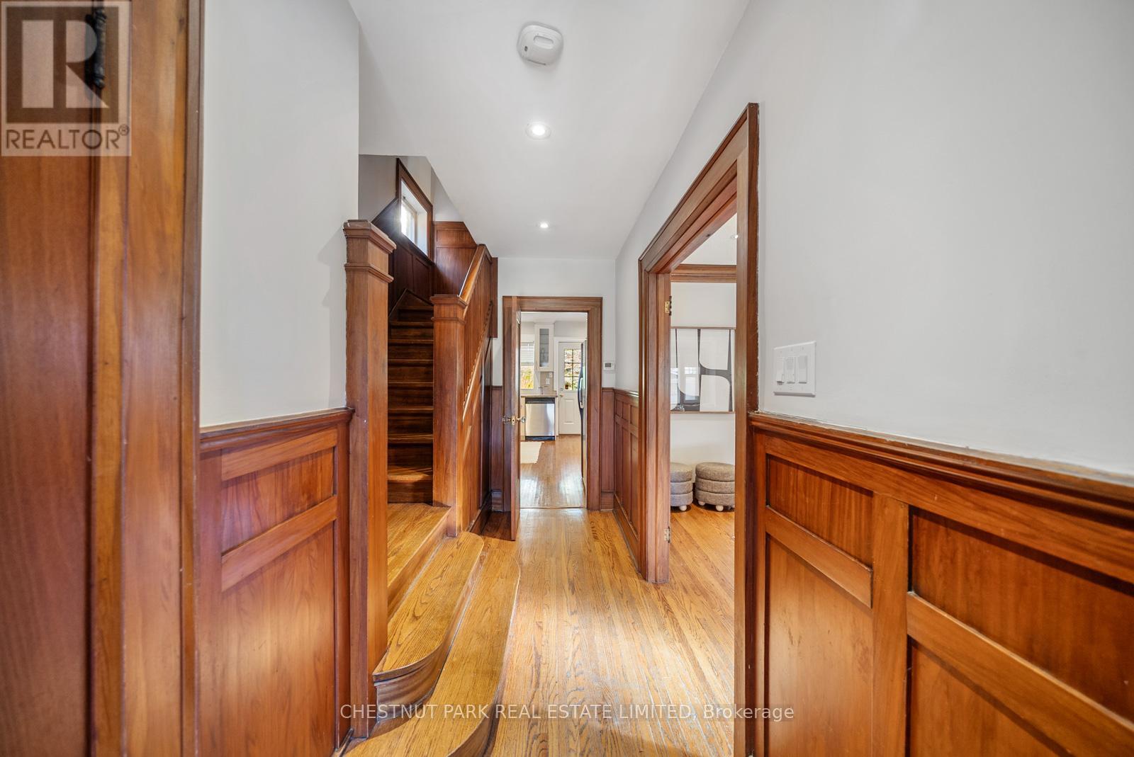 17 Glen Stewart Avenue, Toronto, Ontario  M4E 1P6 - Photo 4 - E13116556
