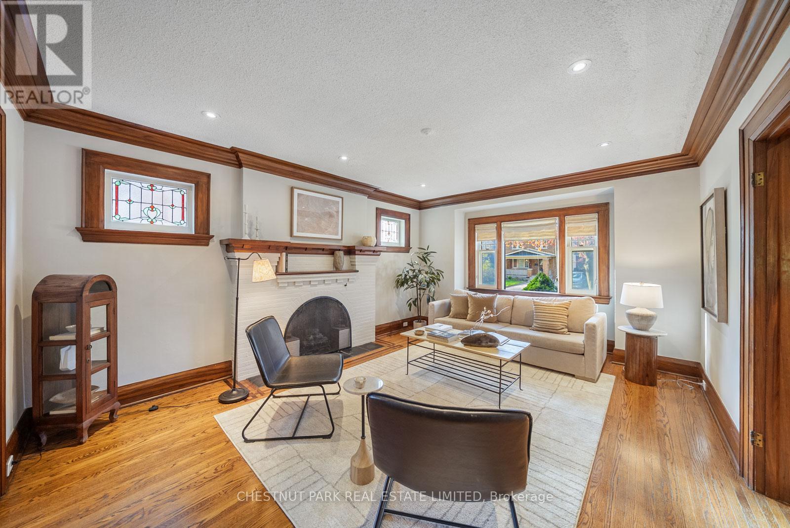 17 Glen Stewart Avenue, Toronto, Ontario  M4E 1P6 - Photo 7 - E13116556