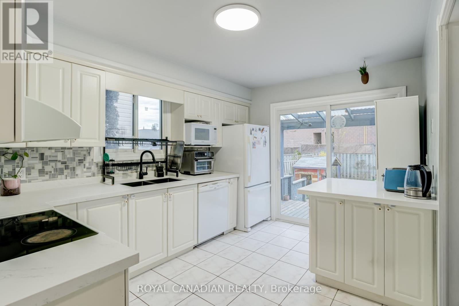 846 Monaghan Avenue, Oshawa, Ontario  L1J 6Z4 - Photo 11 - E13116576