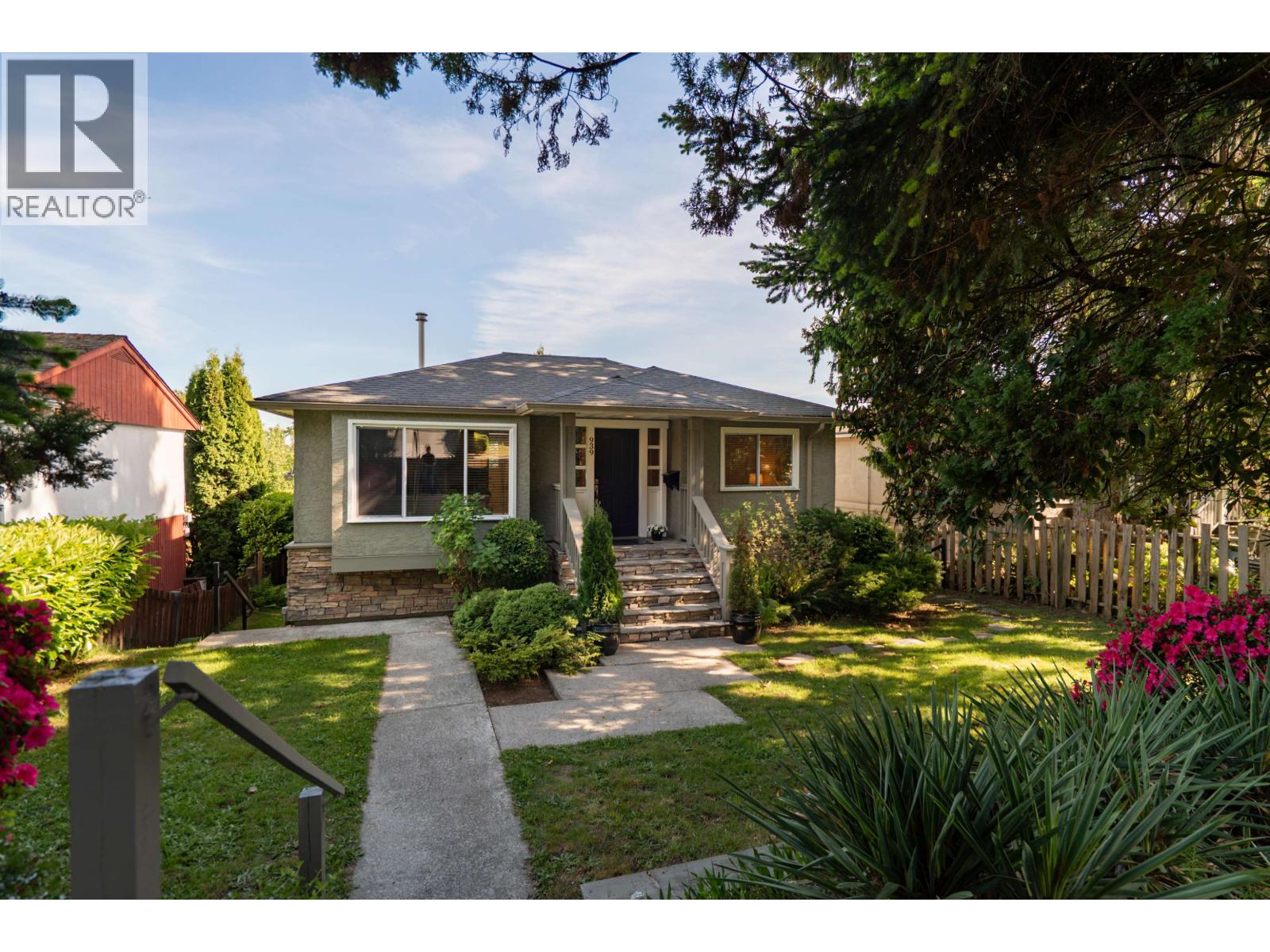 939 CALVERHALL STREET, North Vancouver, British Columbia