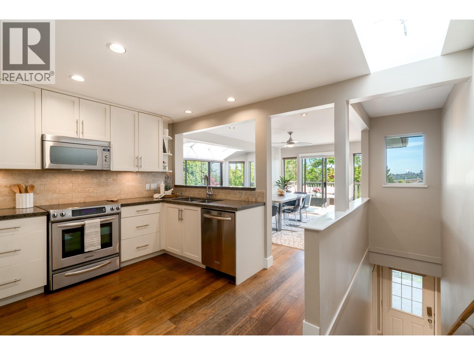 939 Calverhall Street, North Vancouver, British Columbia  V7L 1Y1 - Photo 27 - R3122127