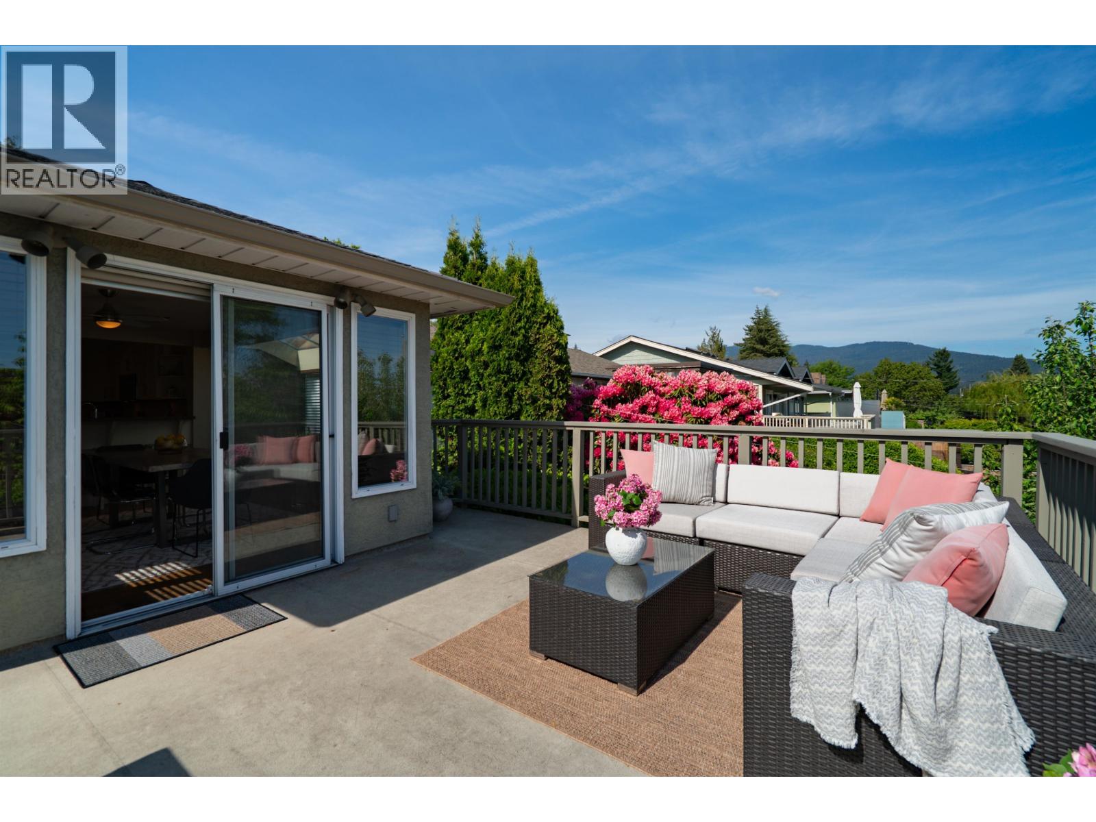 939 Calverhall Street, North Vancouver, British Columbia  V7L 1Y1 - Photo 11 - R3122127