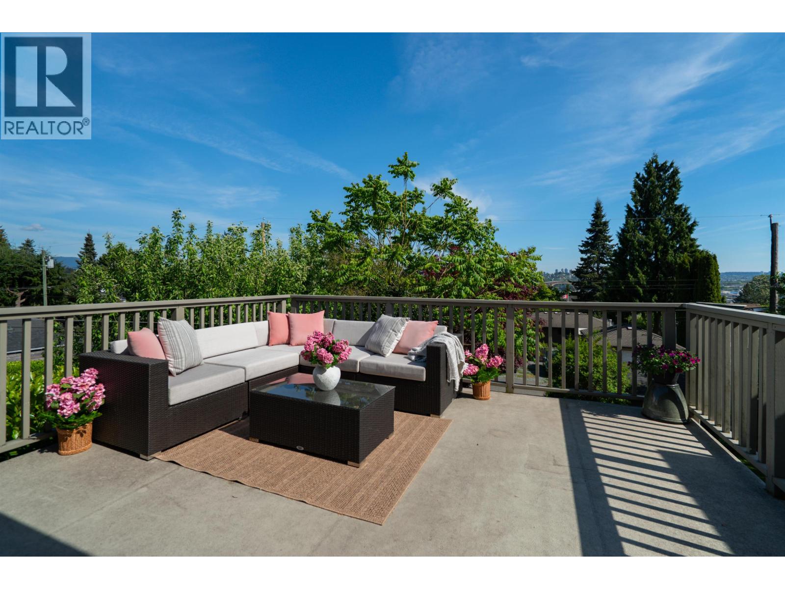 939 Calverhall Street, North Vancouver, British Columbia  V7L 1Y1 - Photo 12 - R3122127