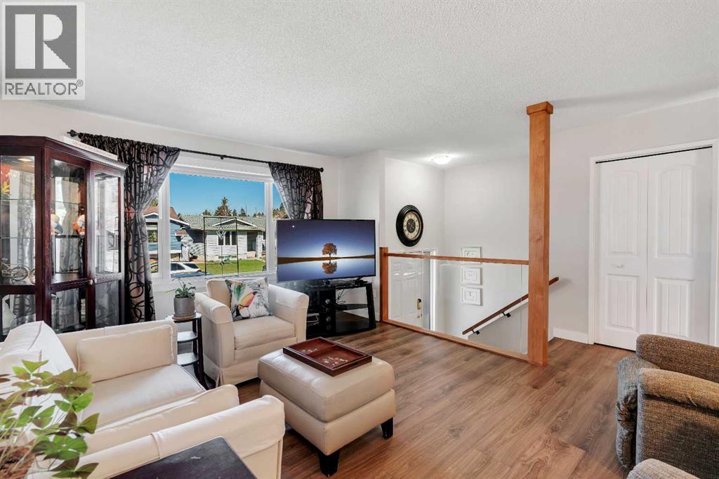20 Ogmoor Crescent Se, Calgary, Alberta  T2C 2E9 - Photo 6 - A2306973
