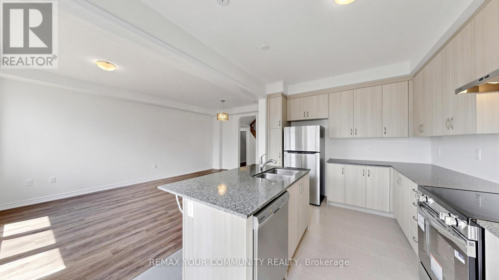 69 Lower Street, Barrie, Ontario  L9J 0B7 - Photo 10 - S13116454