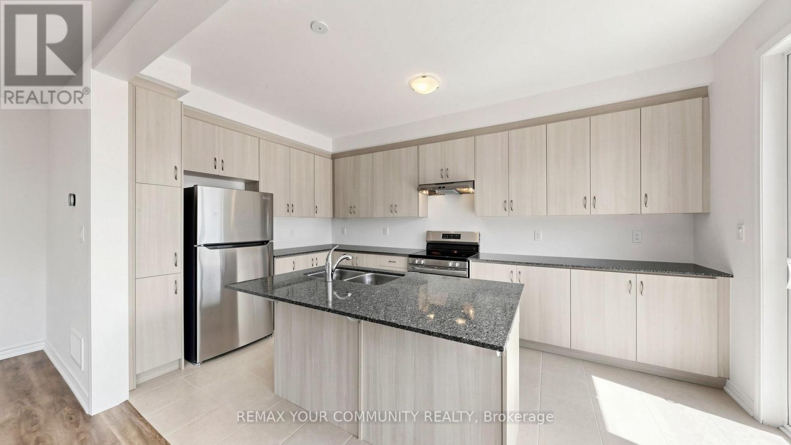 69 Lower Street, Barrie, Ontario  L9J 0B7 - Photo 7 - S13116454