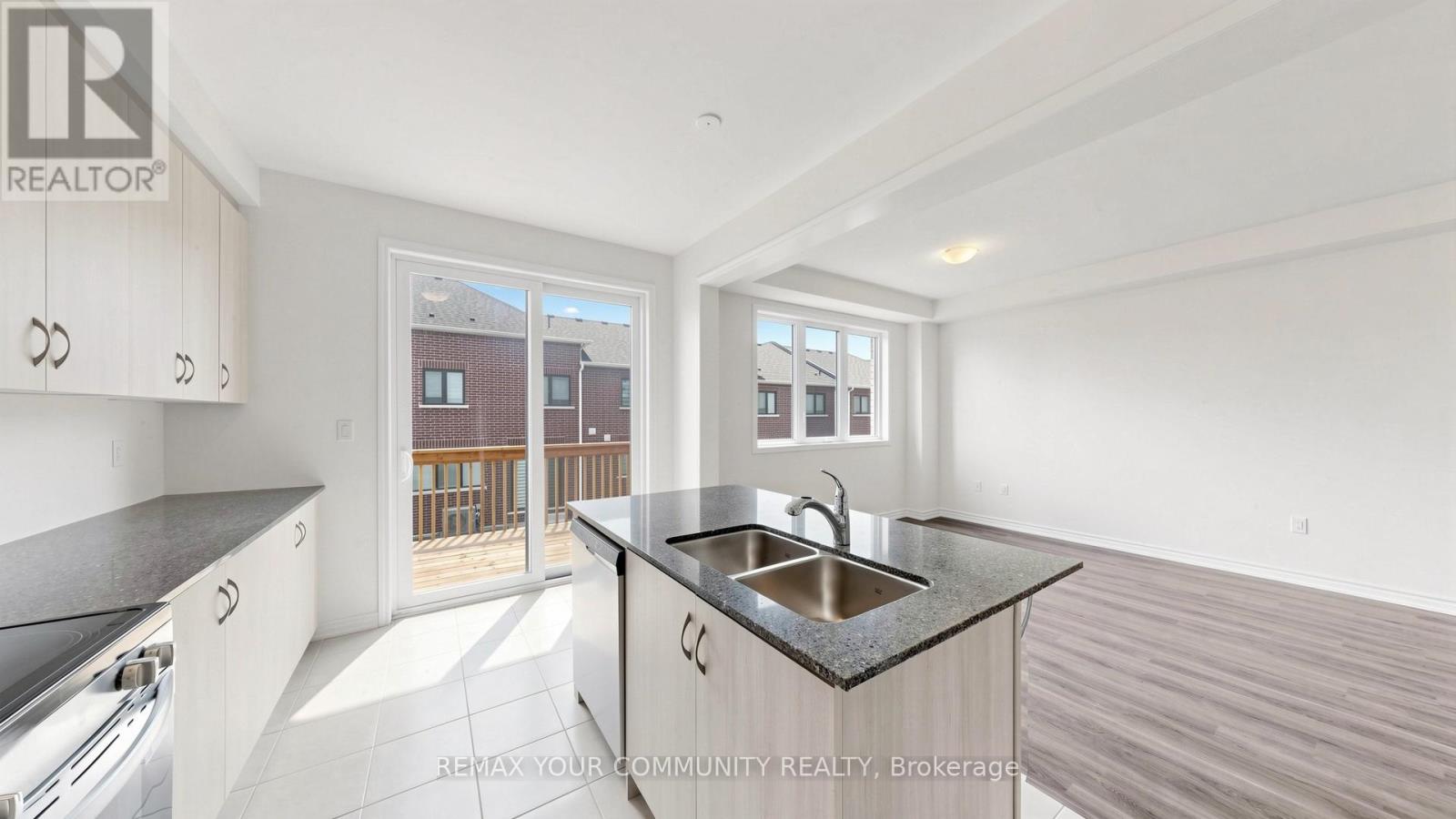 69 Lower Street, Barrie, Ontario  L9J 0B7 - Photo 9 - S13116454