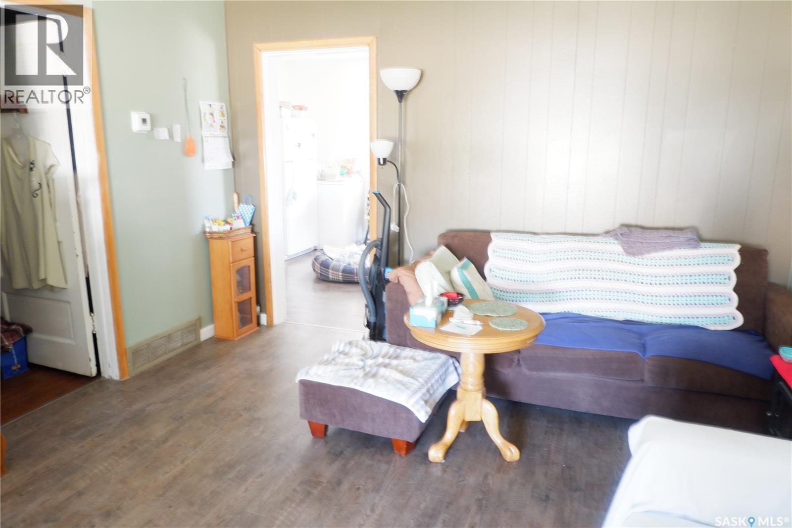 110 Railway Avenue E, Eyebrow, Saskatchewan  S0H 1L0 - Photo 13 - SK035703