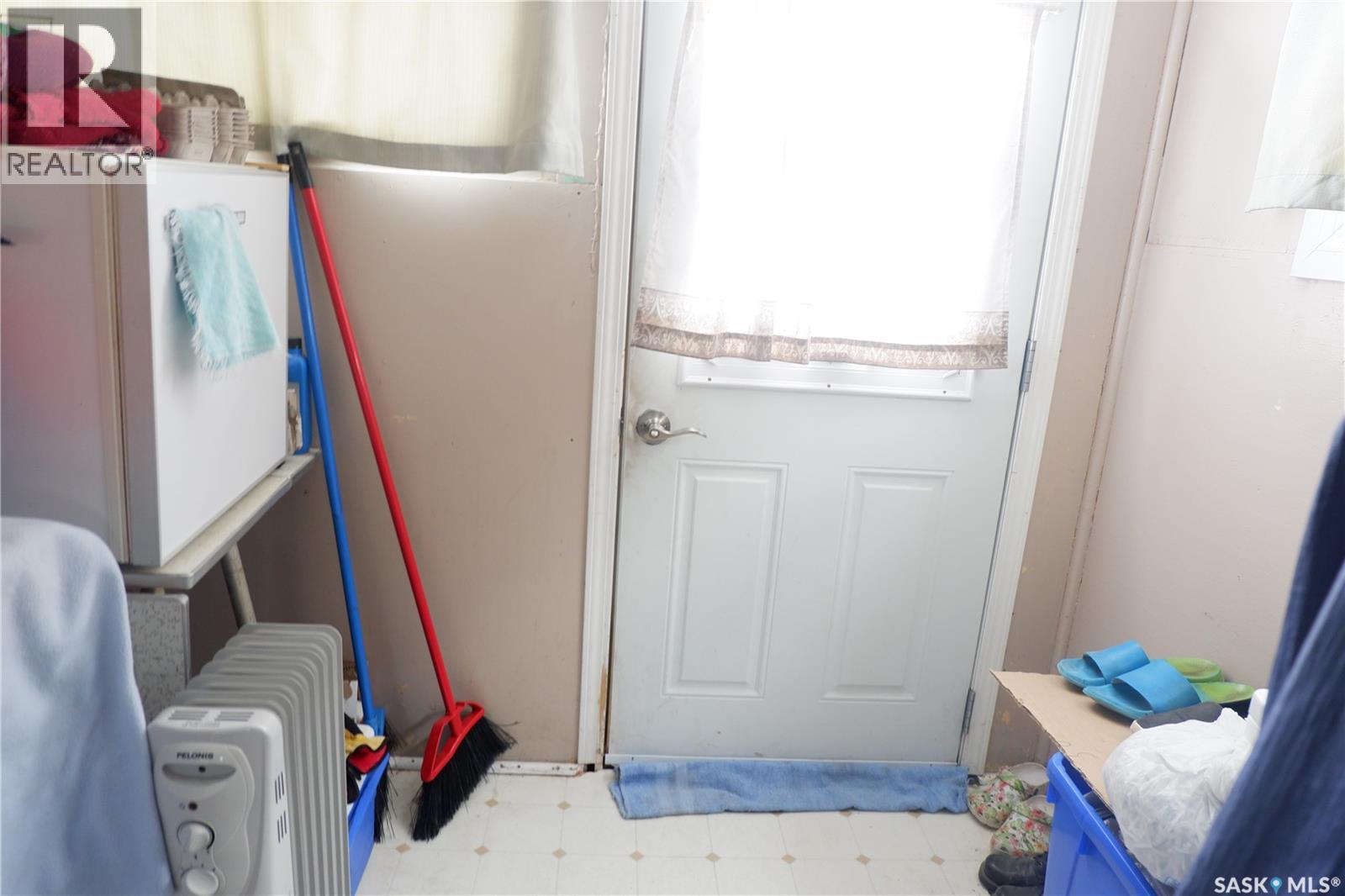 110 Railway Avenue E, Eyebrow, Saskatchewan  S0H 1L0 - Photo 22 - SK035703
