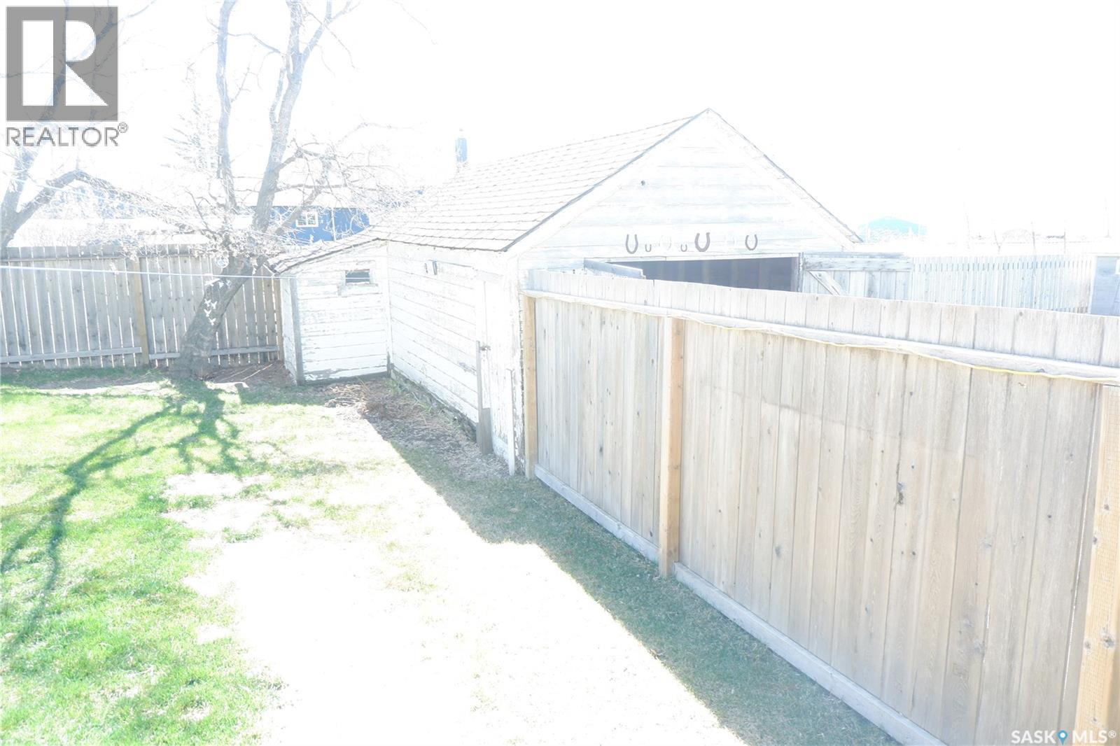 110 Railway Avenue E, Eyebrow, Saskatchewan  S0H 1L0 - Photo 29 - SK035703
