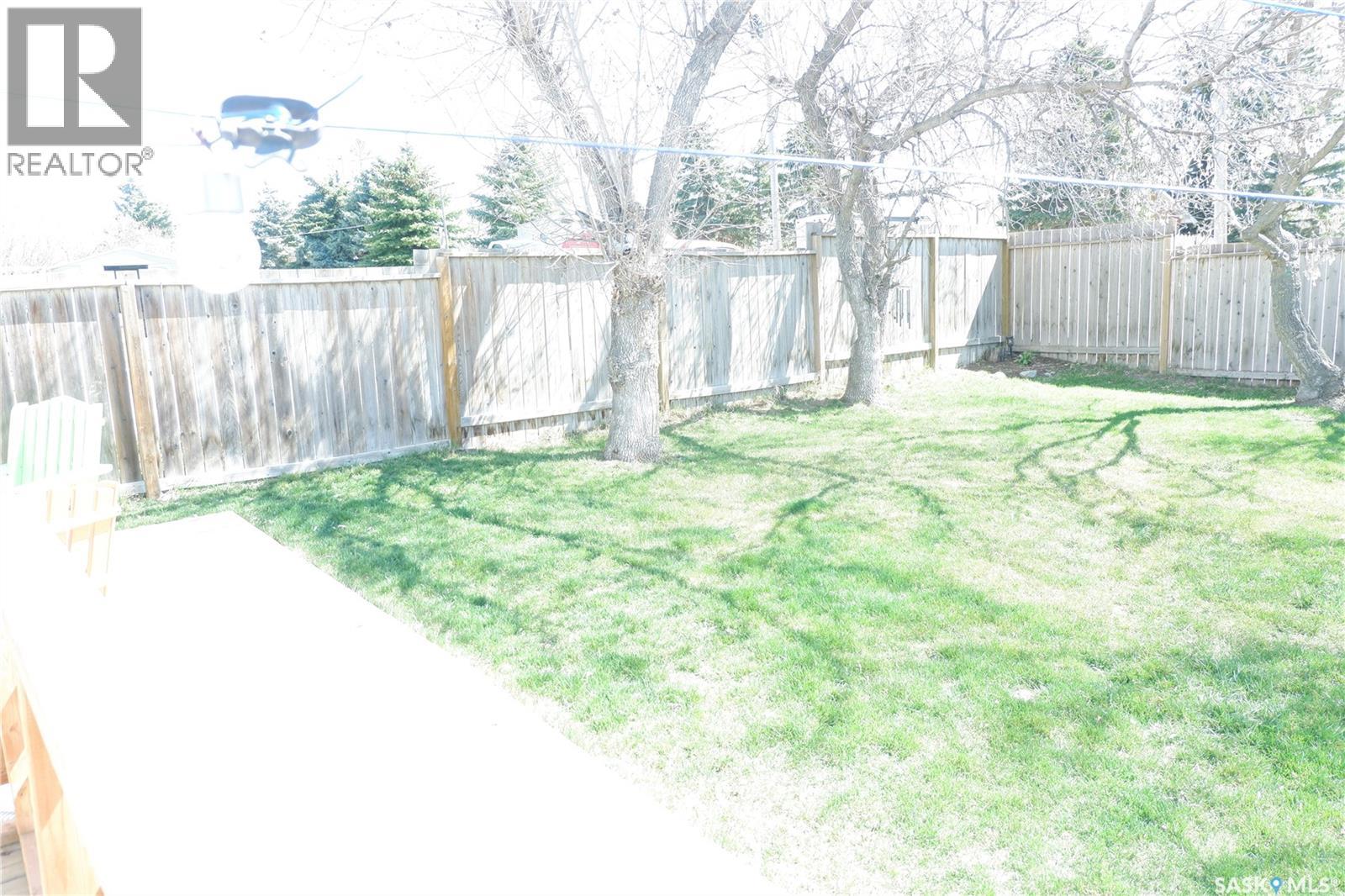 110 Railway Avenue E, Eyebrow, Saskatchewan  S0H 1L0 - Photo 30 - SK035703