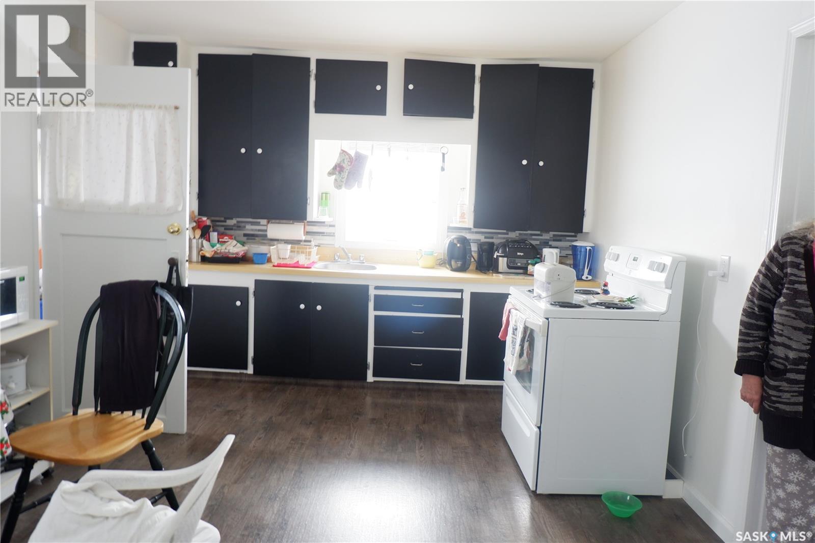 110 Railway Avenue E, Eyebrow, Saskatchewan  S0H 1L0 - Photo 4 - SK035703