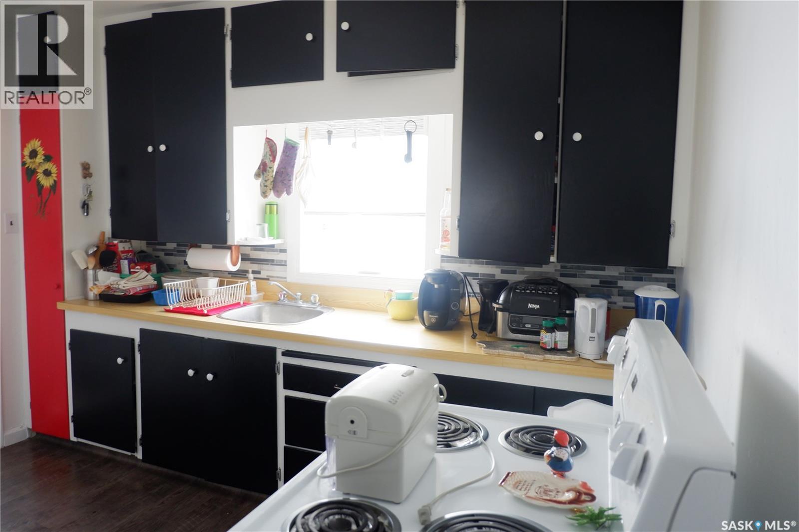110 Railway Avenue E, Eyebrow, Saskatchewan  S0H 1L0 - Photo 5 - SK035703