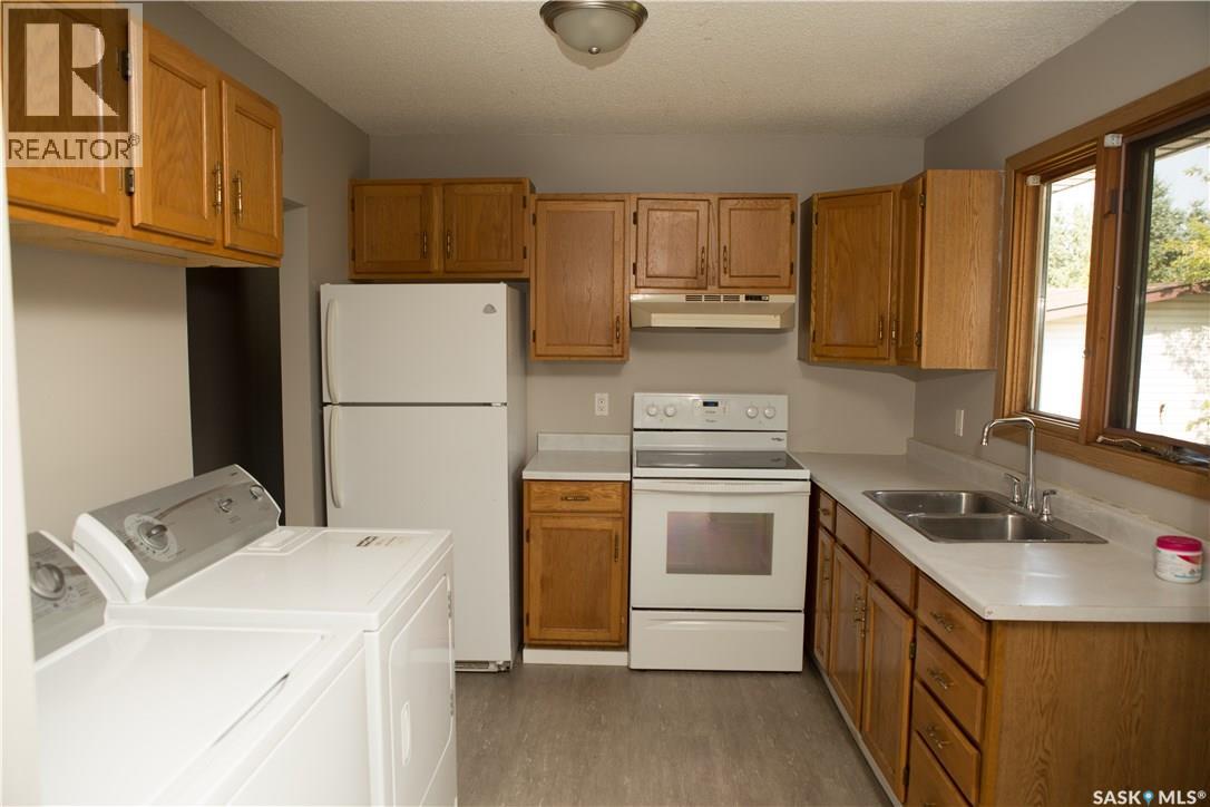 81 A&b Circlebrooke Drive, Yorkton, Saskatchewan  S3N 2C9 - Photo 4 - SK035700