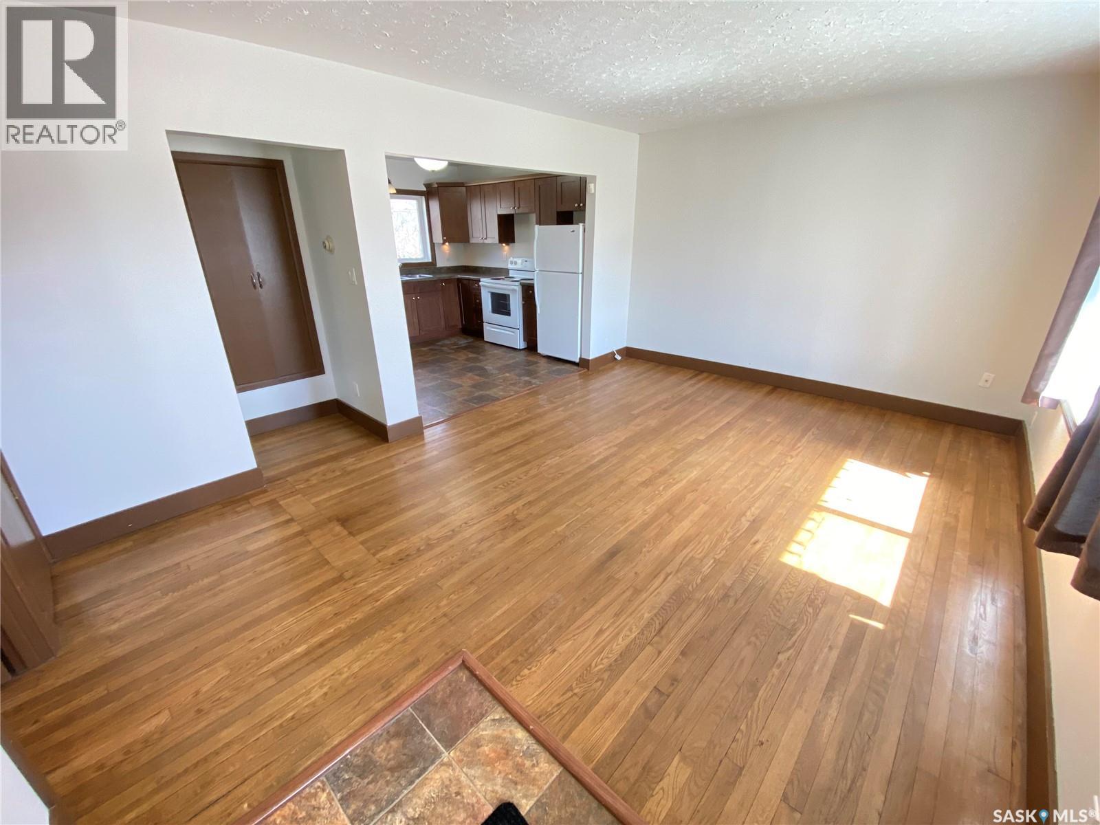 85 Smith Street E, Yorkton, Saskatchewan  S3N 0H7 - Photo 5 - SK035610