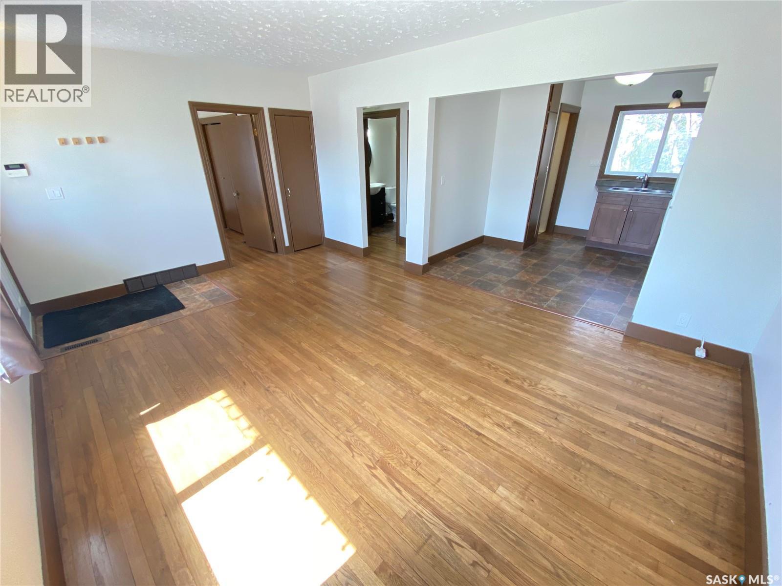 85 Smith Street E, Yorkton, Saskatchewan  S3N 0H7 - Photo 6 - SK035610