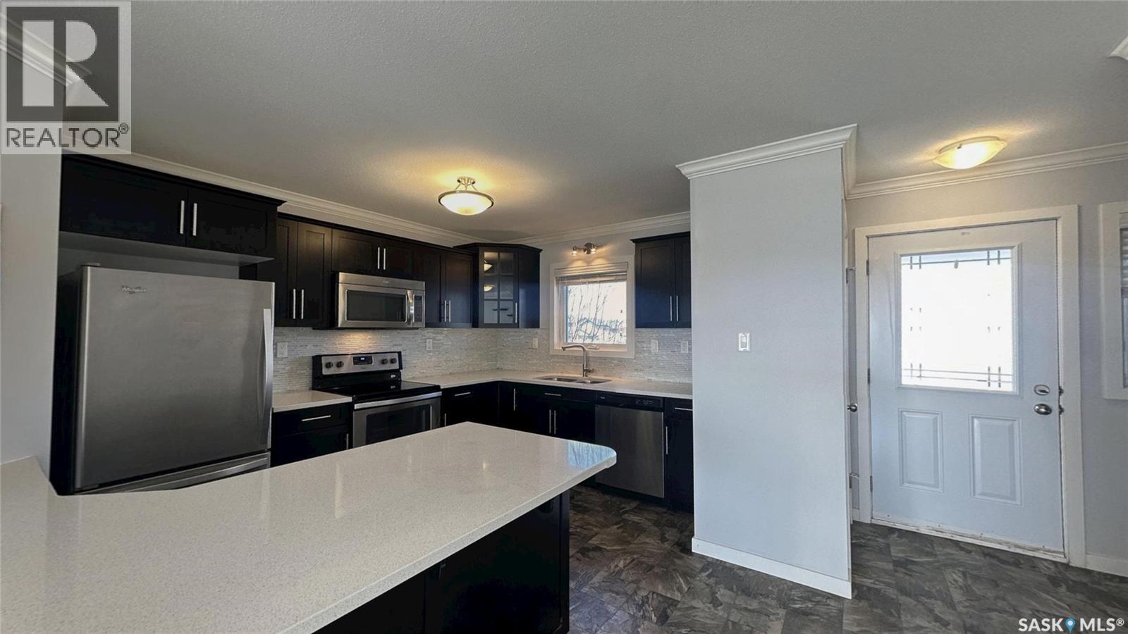 271 250 Akhtar Bend, Saskatoon, Saskatchewan  S7W 0W4 - Photo 2 - SK035592