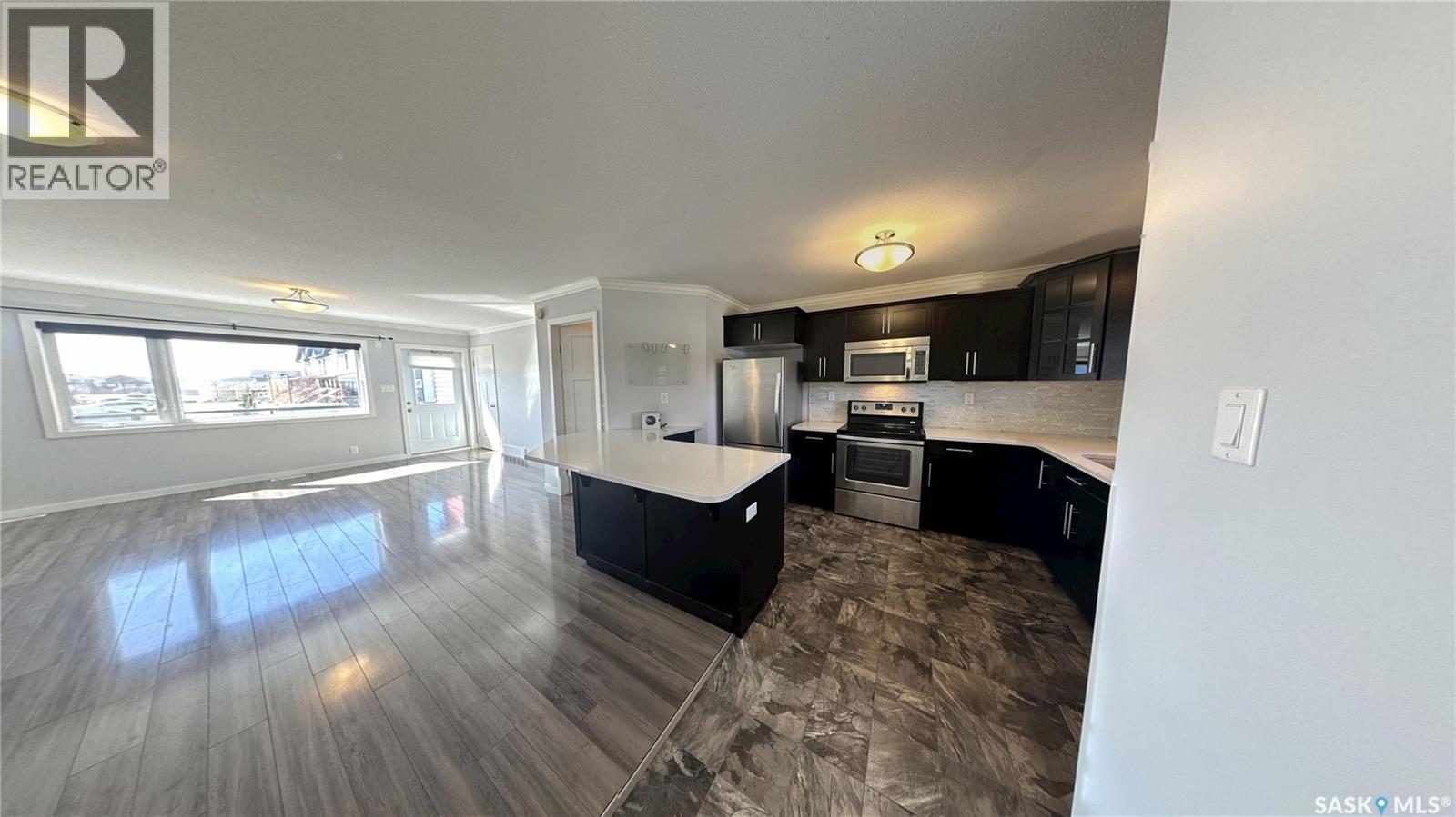 271 250 Akhtar Bend, Saskatoon, Saskatchewan  S7W 0W4 - Photo 4 - SK035592