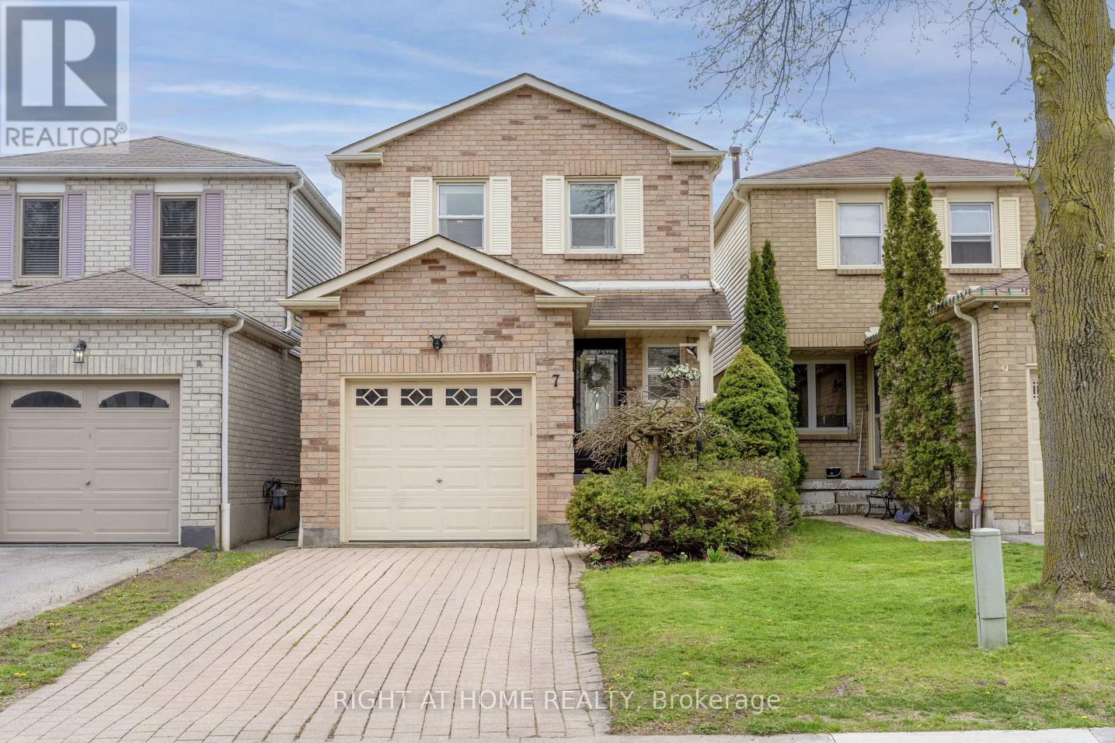 7 DREW COURT, Whitby, Ontario