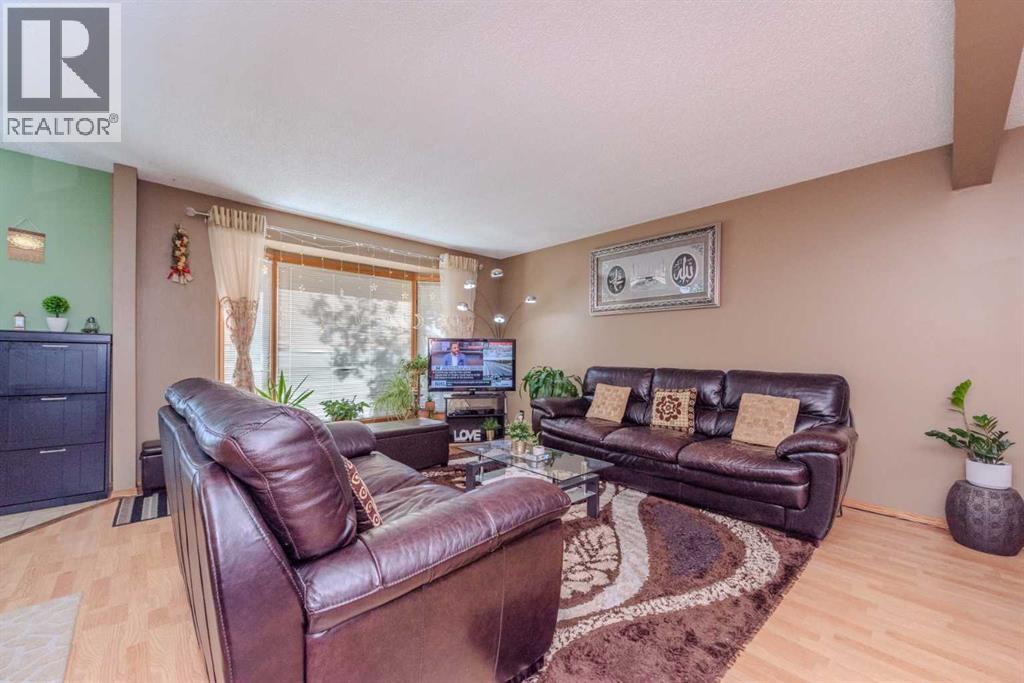 78 Queen Anne Close SE, Calgary, Alberta  T2J 6E5 - Photo 4 - A2310411