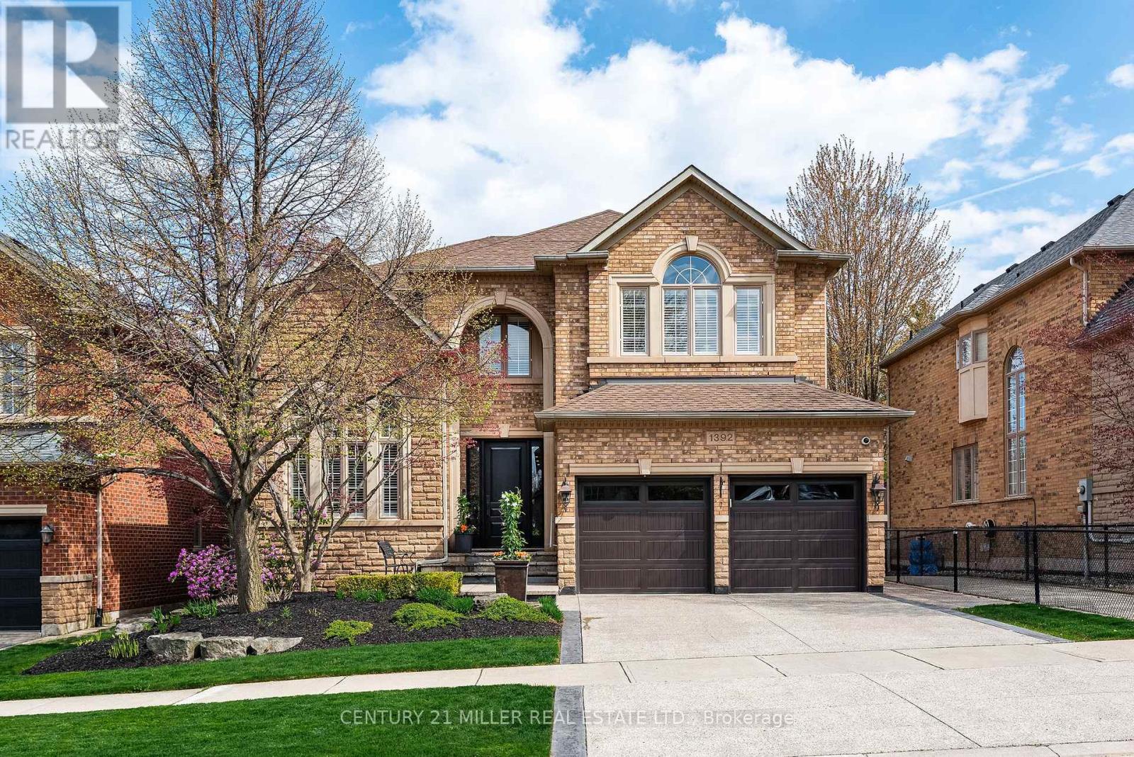 1392 Clearwater Crescent, Oakville, Ontario  L6H 7J5 - Photo 1 - W13116426