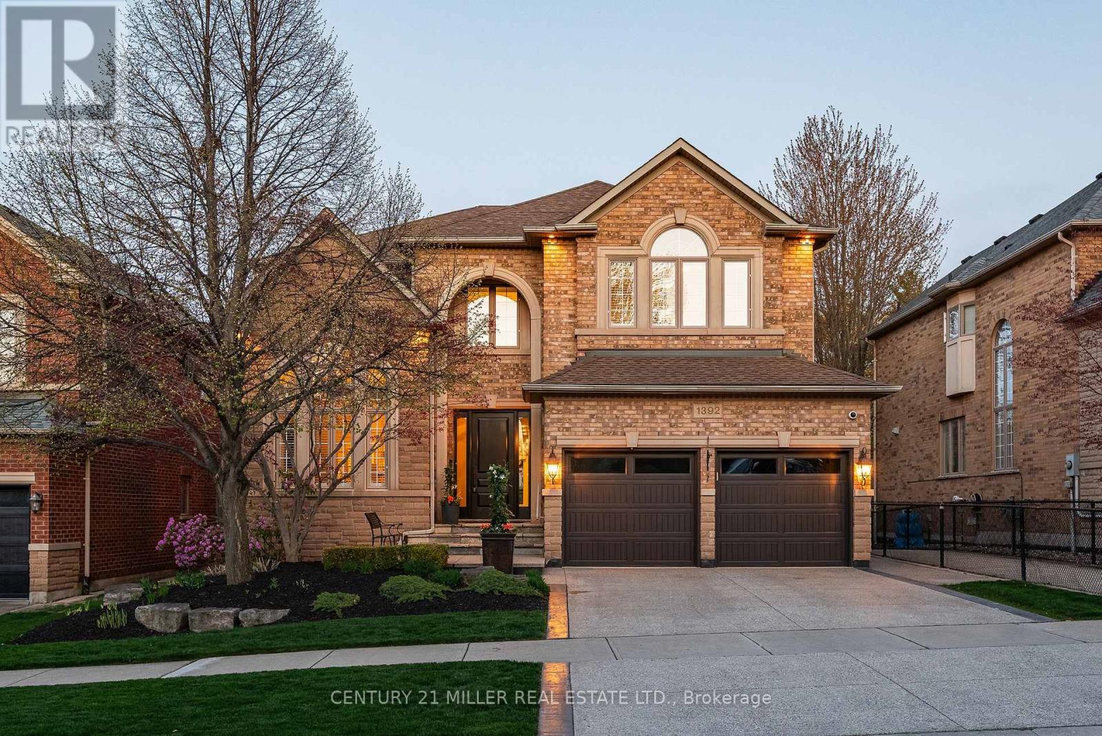 1392 Clearwater Crescent, Oakville, Ontario  L6H 7J5 - Photo 2 - W13116426