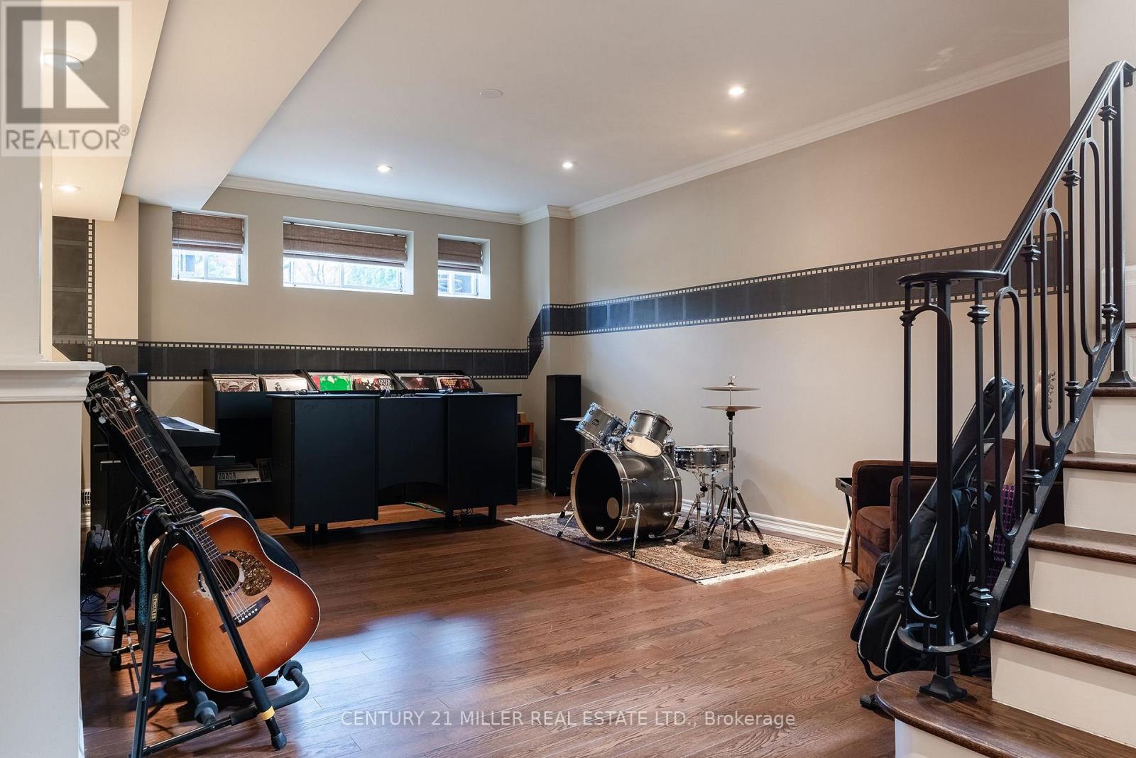 1392 Clearwater Crescent, Oakville, Ontario  L6H 7J5 - Photo 32 - W13116426